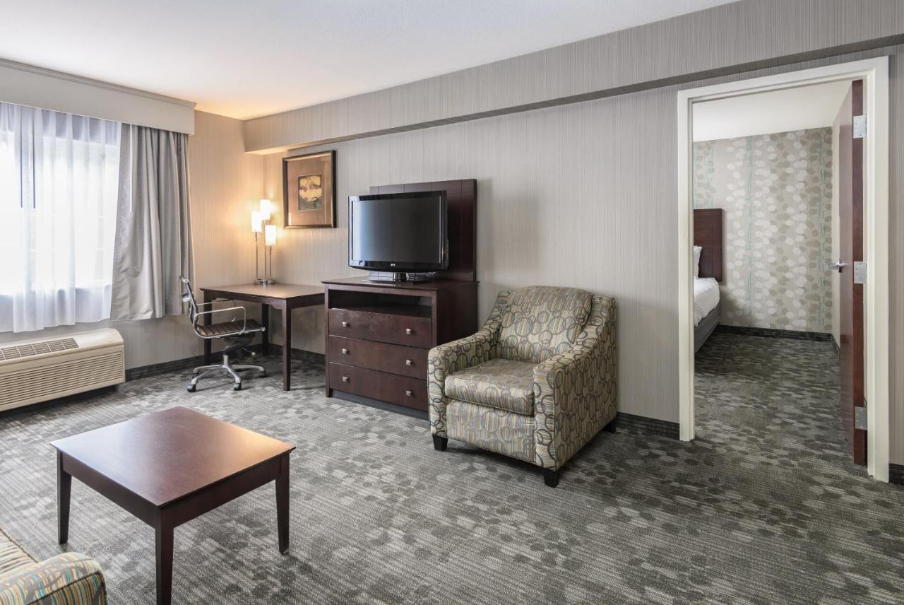 Queen Suite with Two Queen Bed at Best Western Concord Inn & Suites