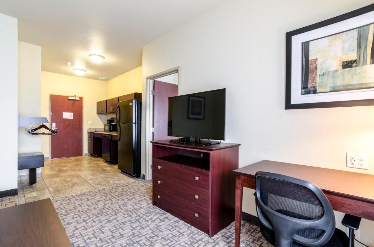 Family Room - Disability Access at Cobblestone Inn & Suites - Ord