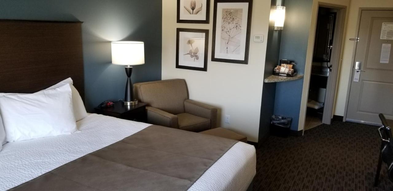King Room - Non-Smoking at AmericInn by Wyndham Sioux Falls North