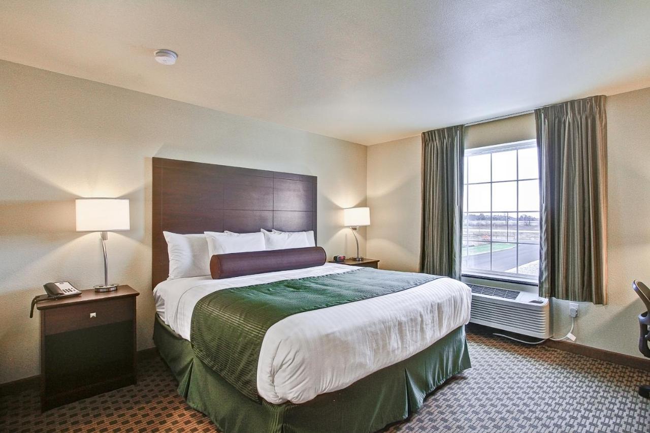 King Room at Castle Rock Inn & Suites