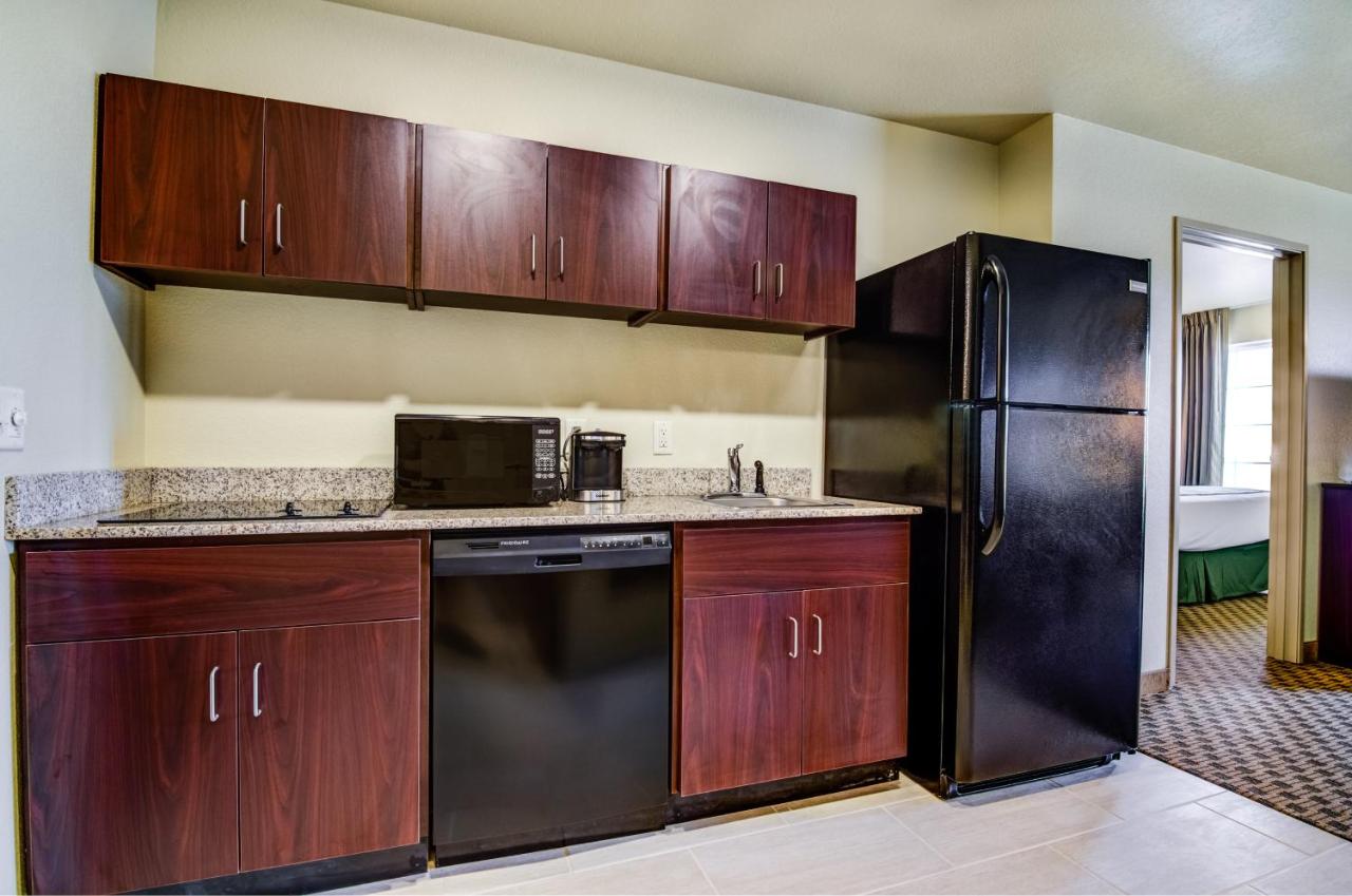 Family Room - Disability Access at Castle Rock Inn & Suites