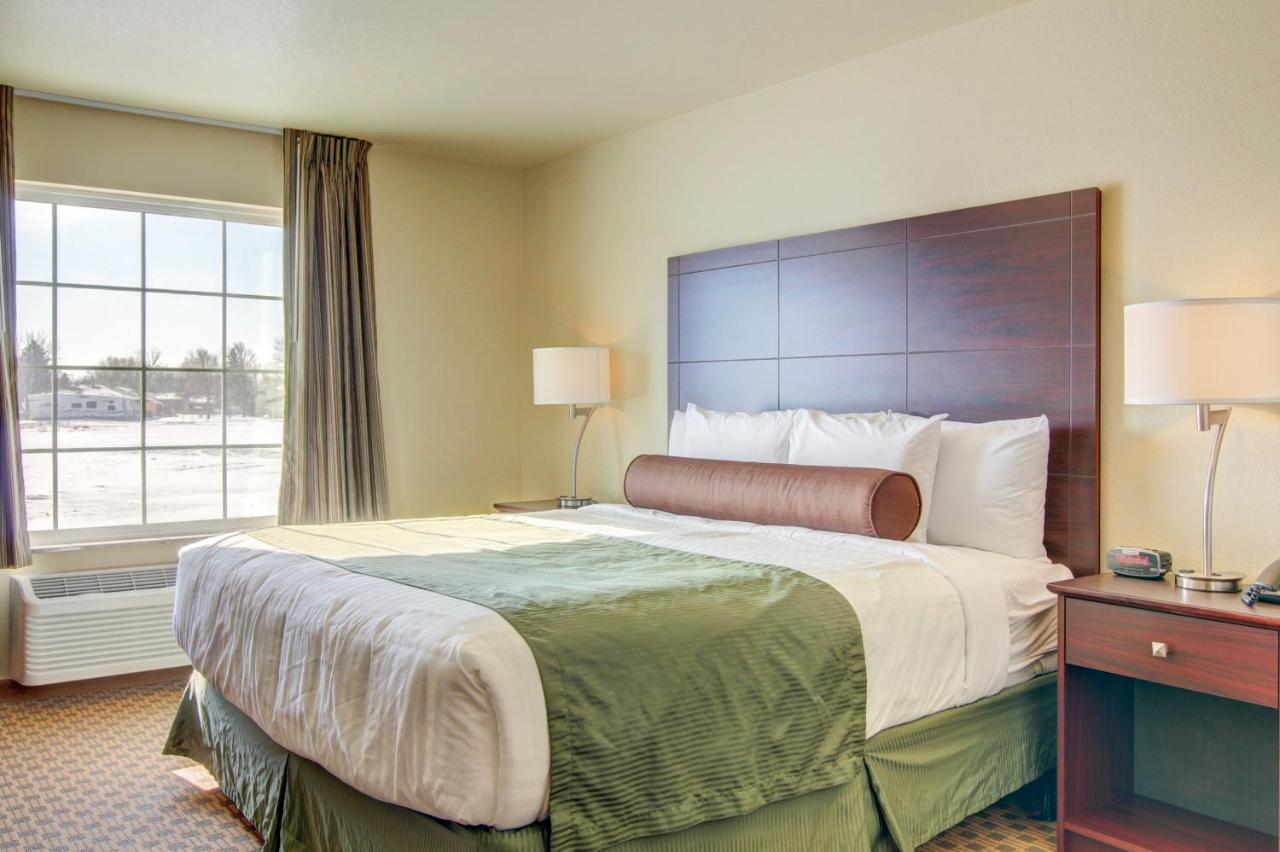 Deluxe King Room at Cobblestone Inn & Suites - Steele