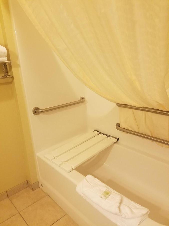 Double Room - Disability Access at Cobblestone Inn & Suites - Bottineau