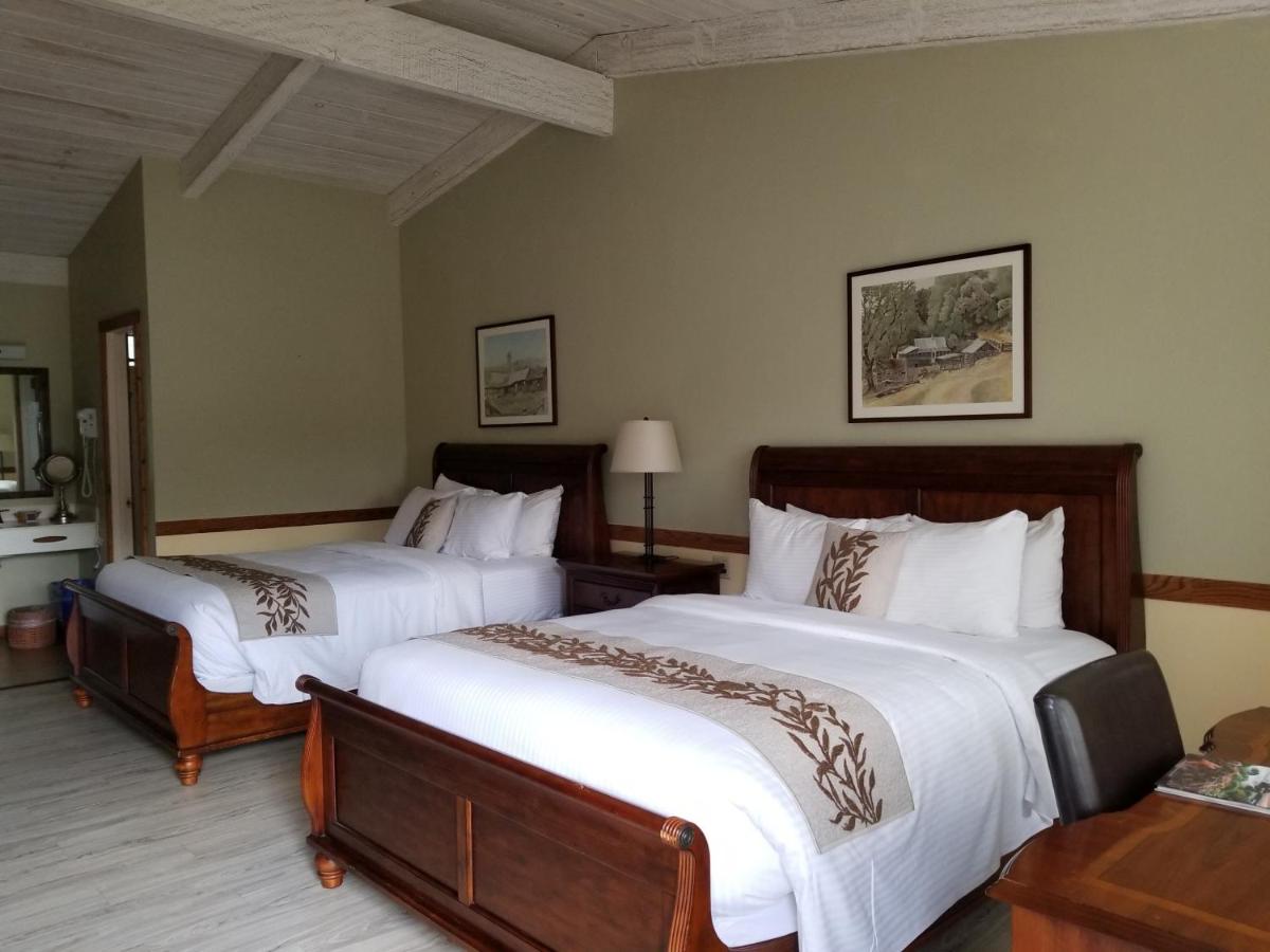 Deluxe Double Room with Bath at Carmel Valley Lodge and Resort