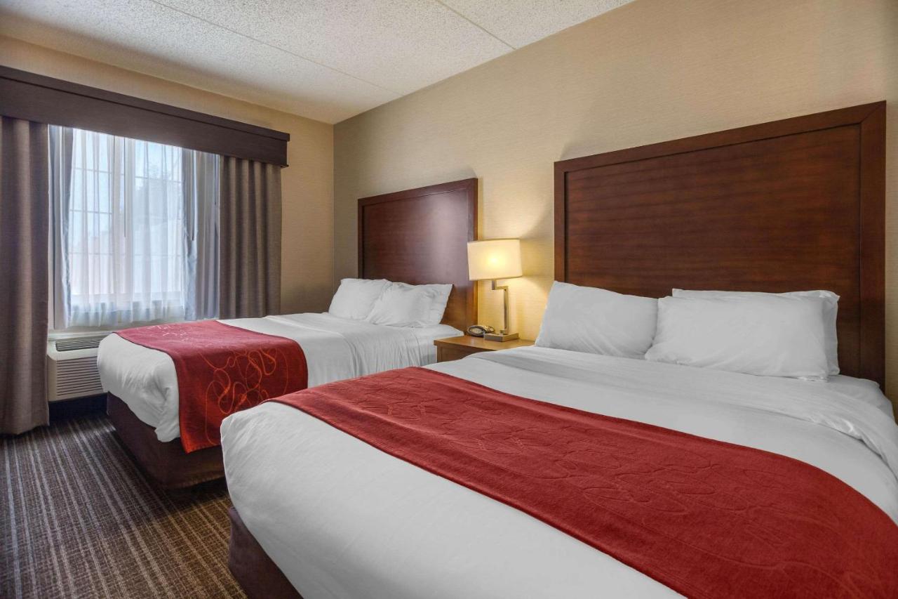 Queen Suite with Two Queen Beds and Tub - Accessible/Non-Smoking at Comfort Suites Green Bay West