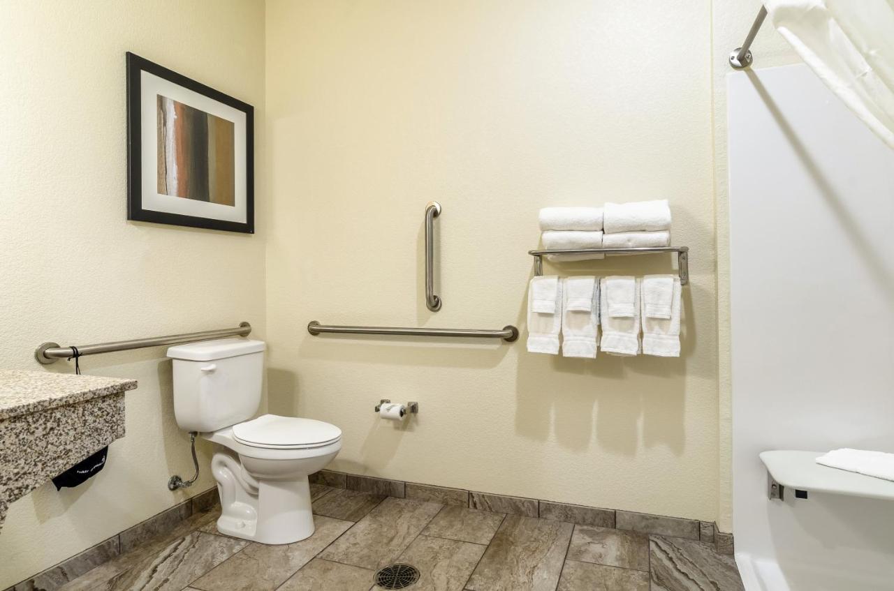 Family Room - Disability Access at Cobblestone Inn & Suites - Vinton