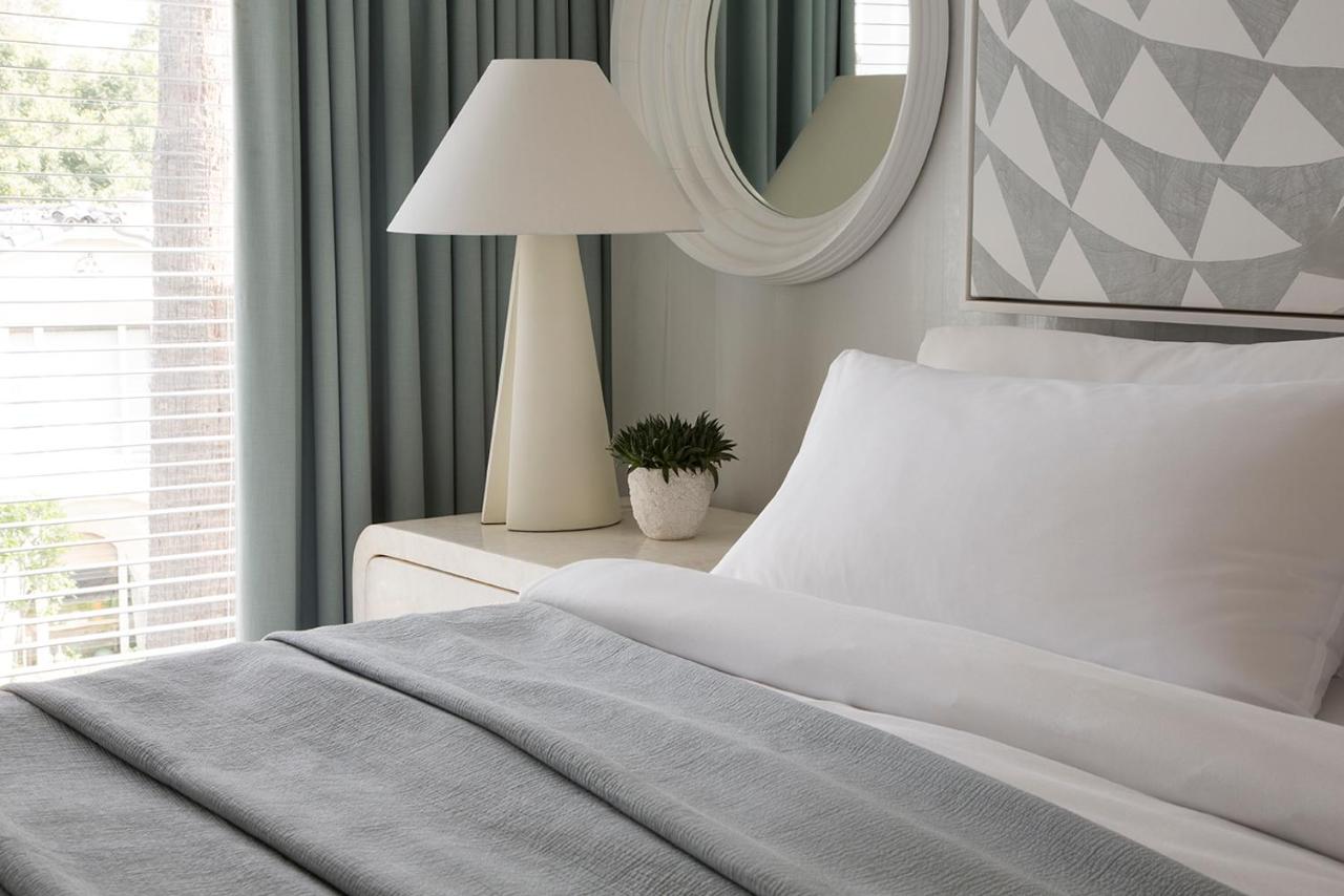 Deluxe King, Guest room, 1 King at Avalon Hotel Beverly Hills, a Member of Design Hotels