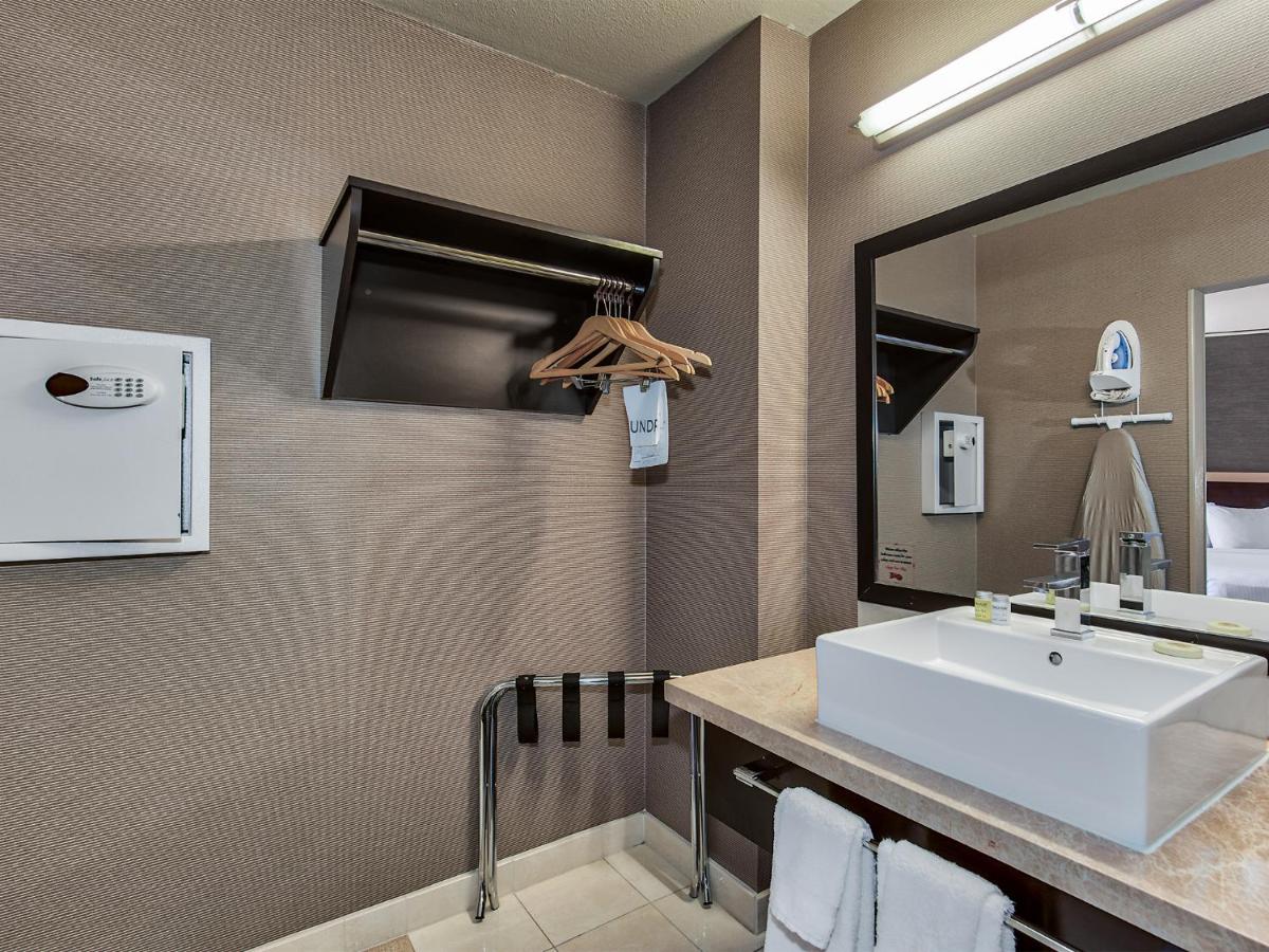 Junior Studio Room at Plaza Hotel and Casino - Las Vegas