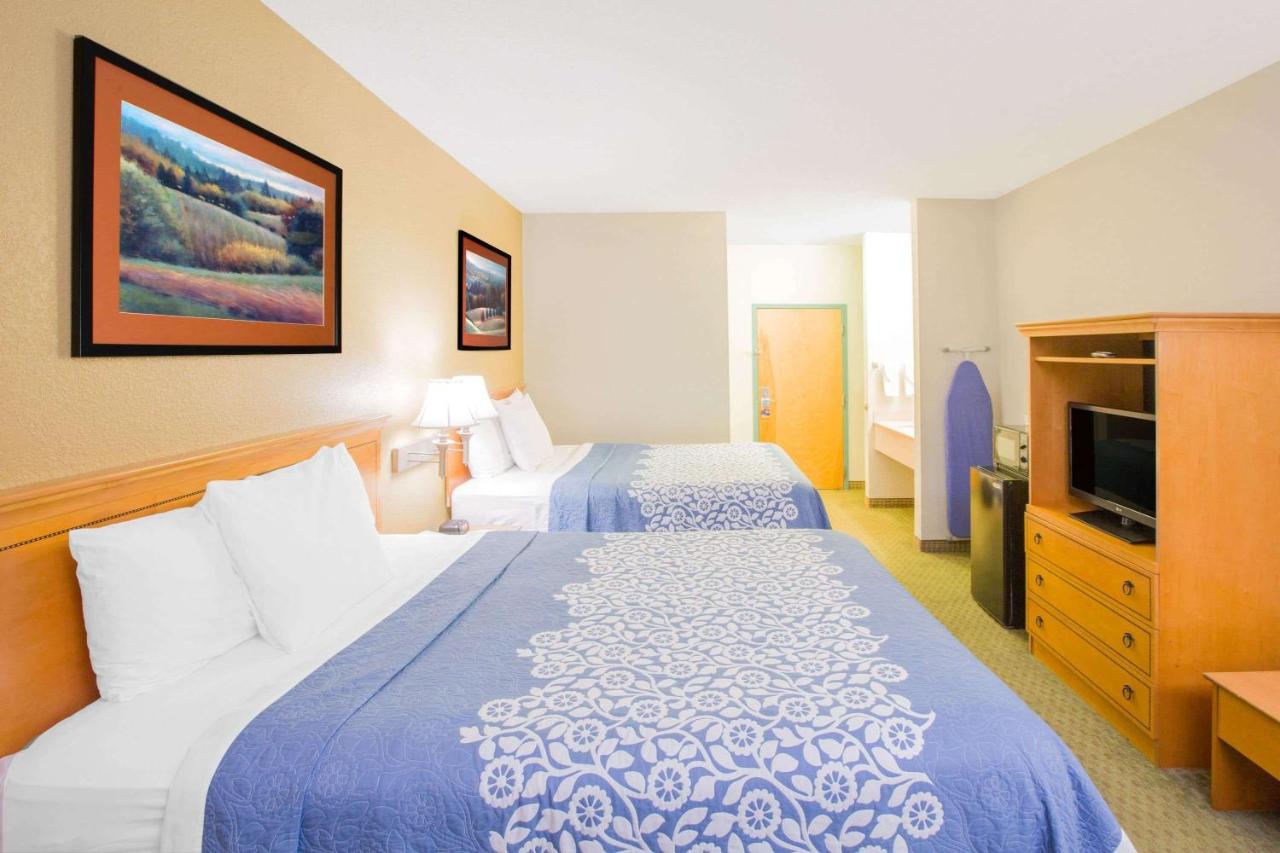 Deluxe Double Room with Two Double Beds - Non-Smoking at Days Inn by Wyndham Hattiesburg MS
