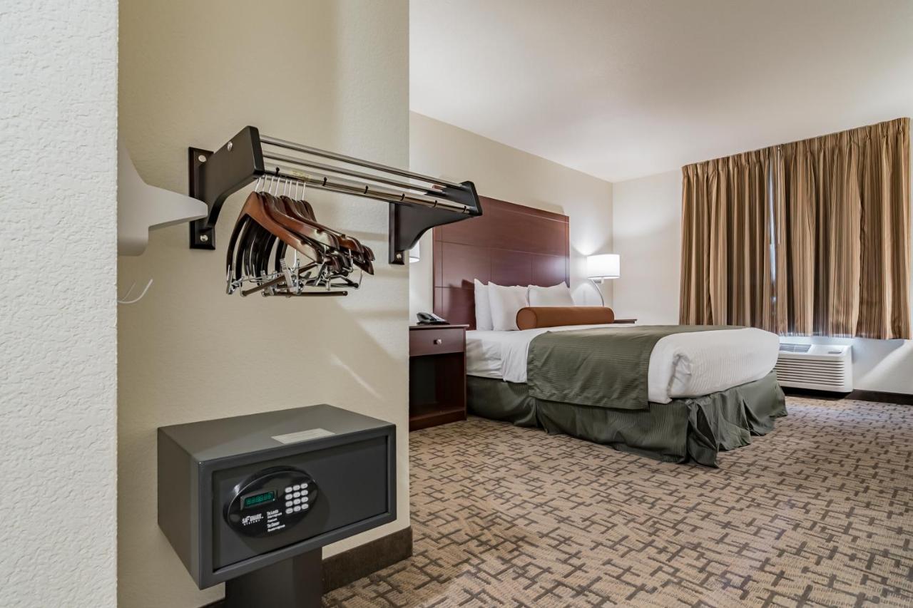 King Room - Disability Access at Cobblestone Inn & Suites - Lamoni