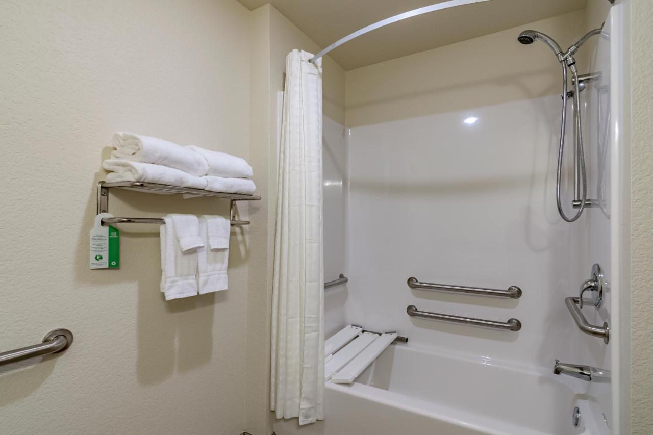 King Room - Disability Access at Cobblestone Inn & Suites - Lamoni
