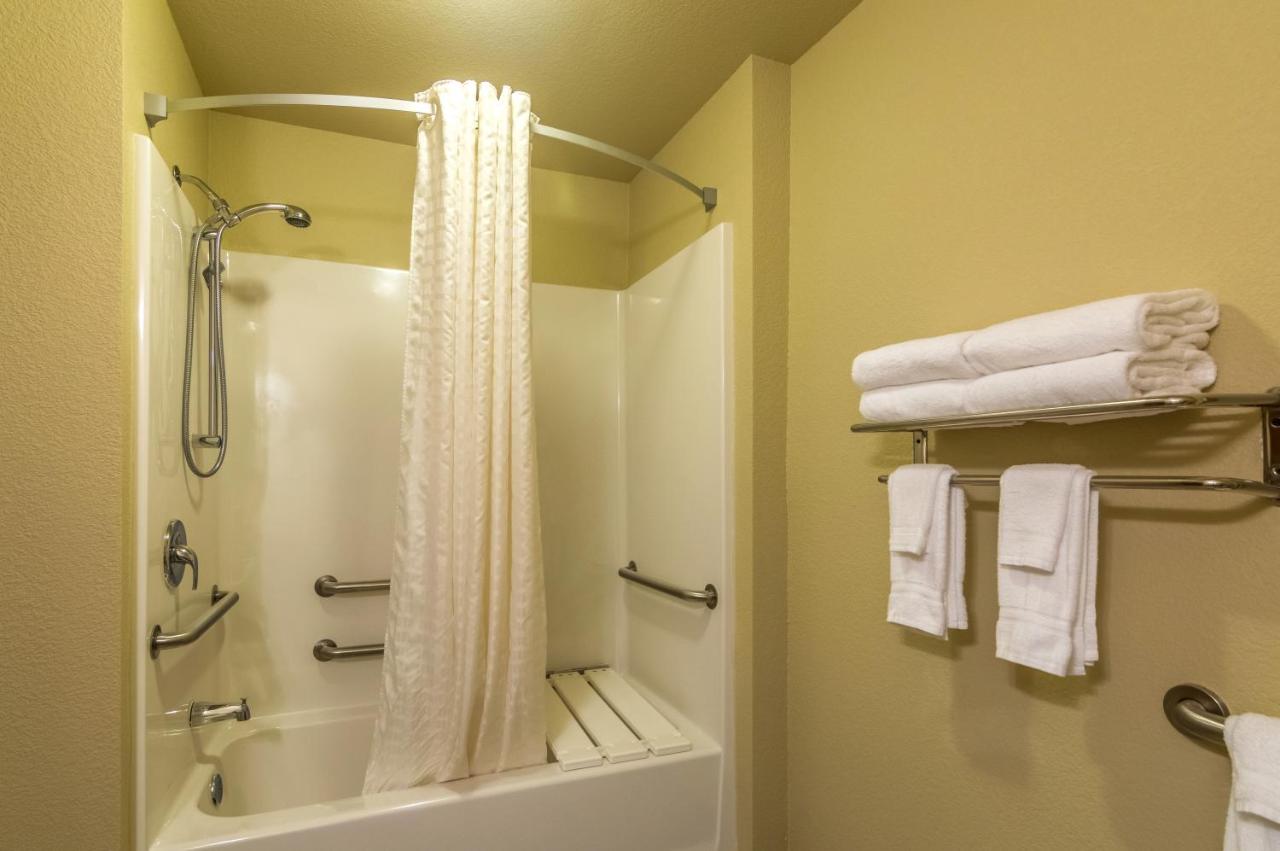 King Room - Disability Access at Cobblestone Inn & Suites - Lakin