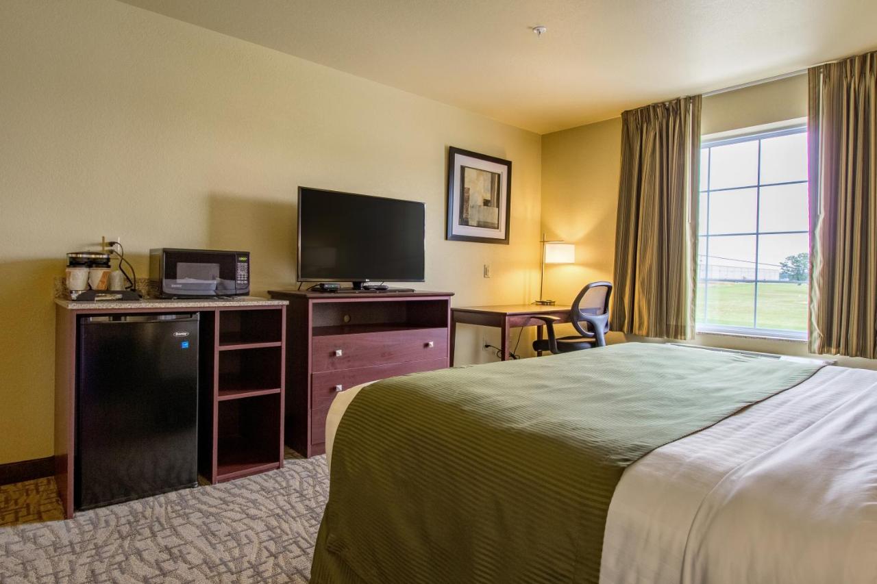King Room - Disability Access at Cobblestone Hotel & Suites - Orrville