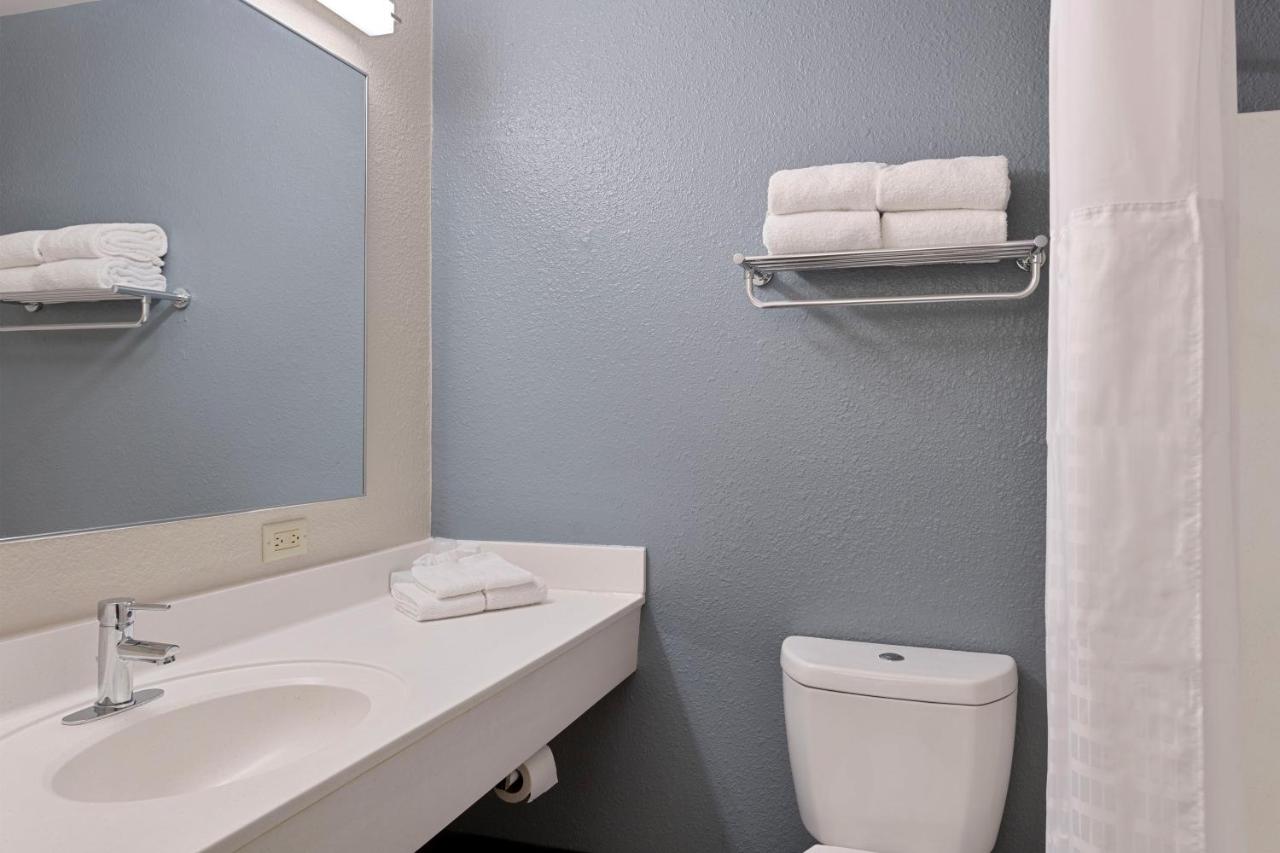 Queen Studio - Non-Smoking at Extended Stay America Select Suites - Charlotte - Tyvola Rd.