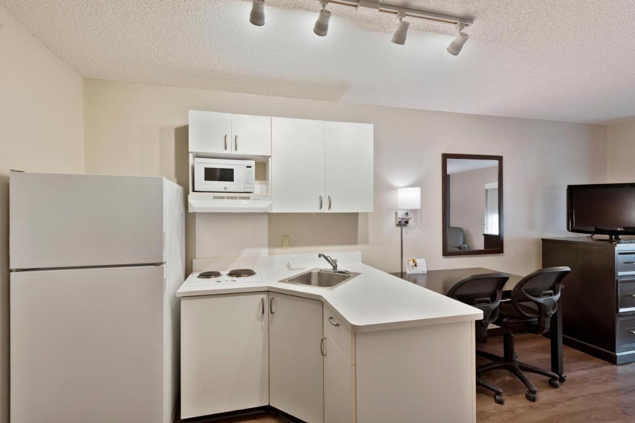 Queen Studio - Non-Smoking at Extended Stay America Select Suites - Charlotte - Tyvola Rd.