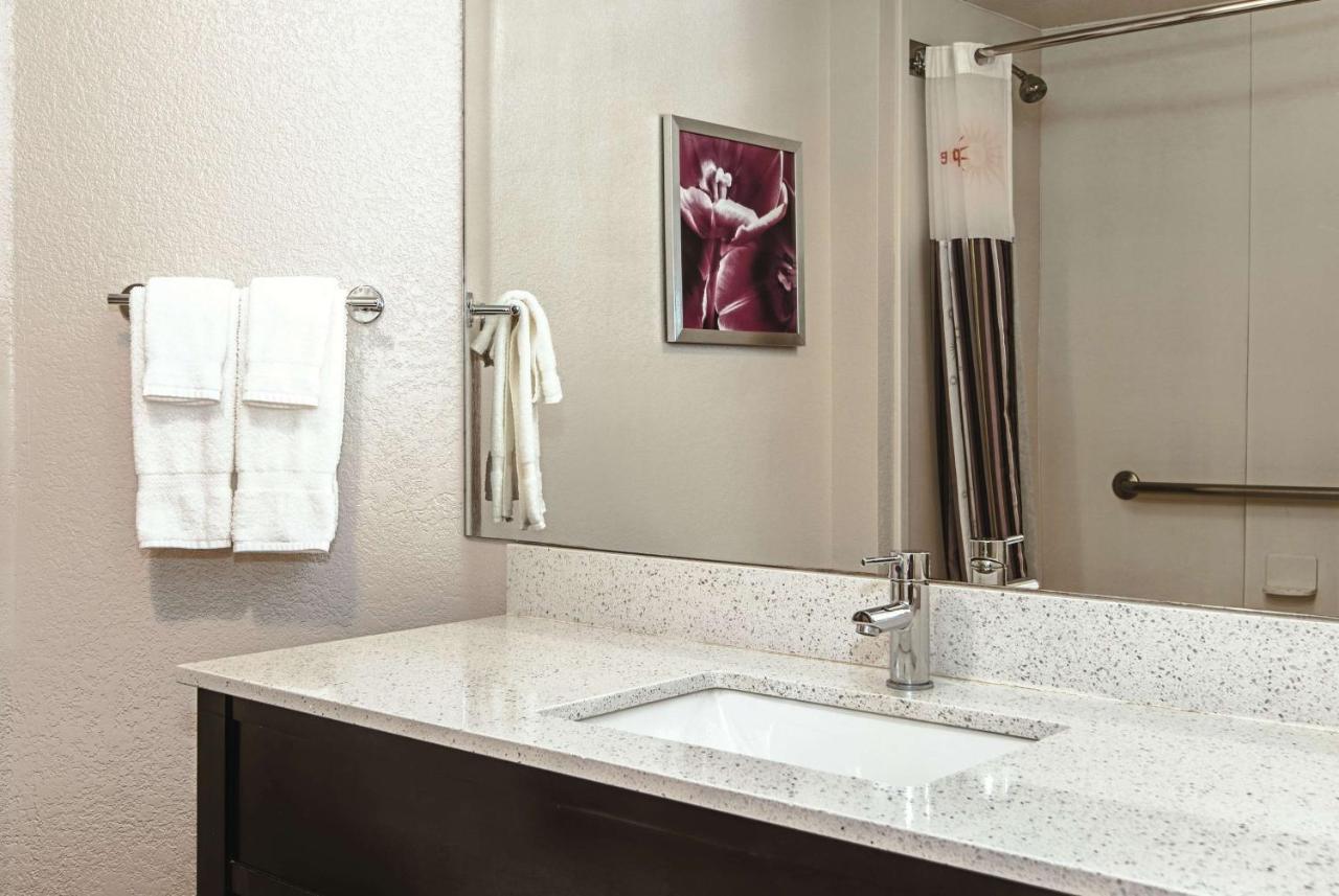 Deluxe Double Room with Two Double Beds at La Quinta Inn & Suites by Wyndham Ontario Airport
