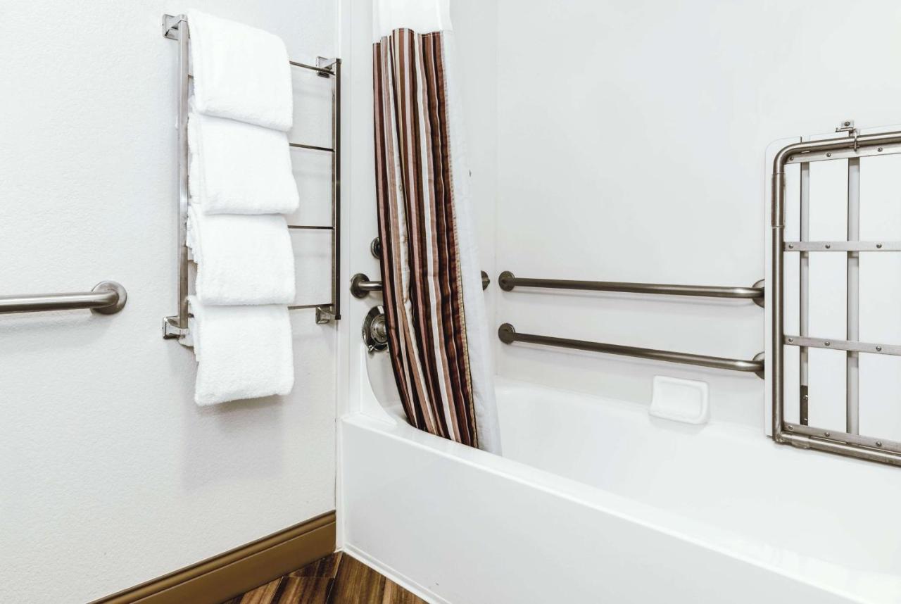 Double Room with Two Double Beds and Mobility/Hearing Impaired Access - Non-Smoking at La Quinta Inn & Suites by Wyndham Ontario Airport