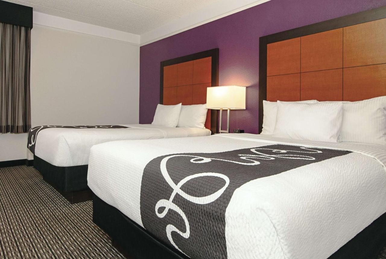 Deluxe Double Room with Two Double Beds at La Quinta Inn & Suites by Wyndham Ontario Airport