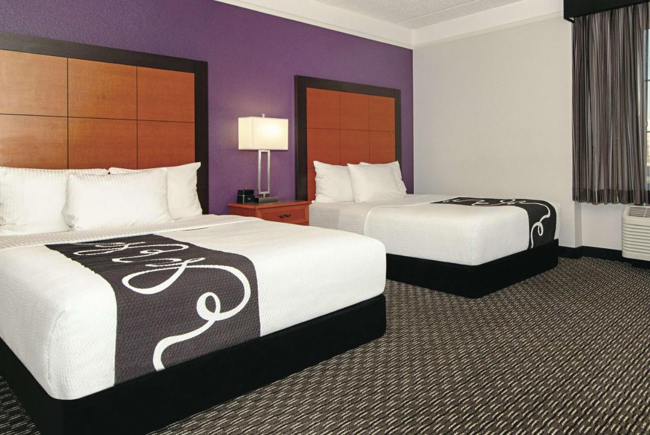 Deluxe Double Room with Two Double Beds at La Quinta Inn & Suites by Wyndham Ontario Airport