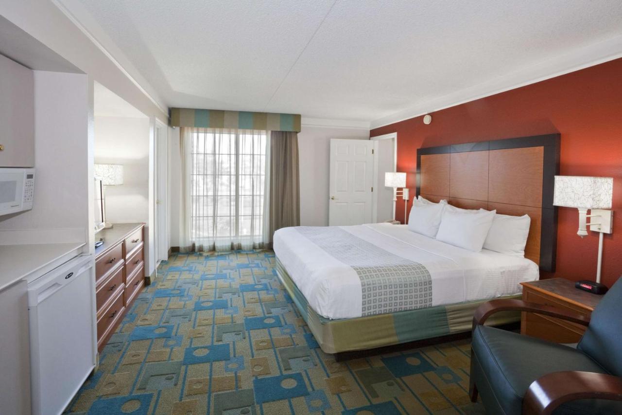 One-Bedroom King Suite - Non-Smoking at La Quinta Inn by Wyndham Phoenix Sky Harbor Airport