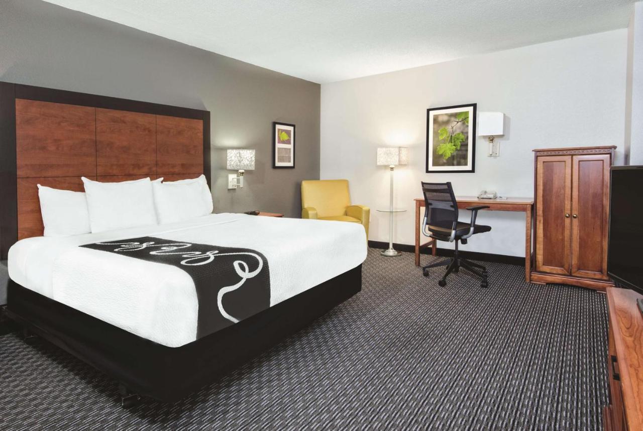 King Room - Disability Access at La Quinta Inn & Suites by Wyndham San Antonio Riverwalk