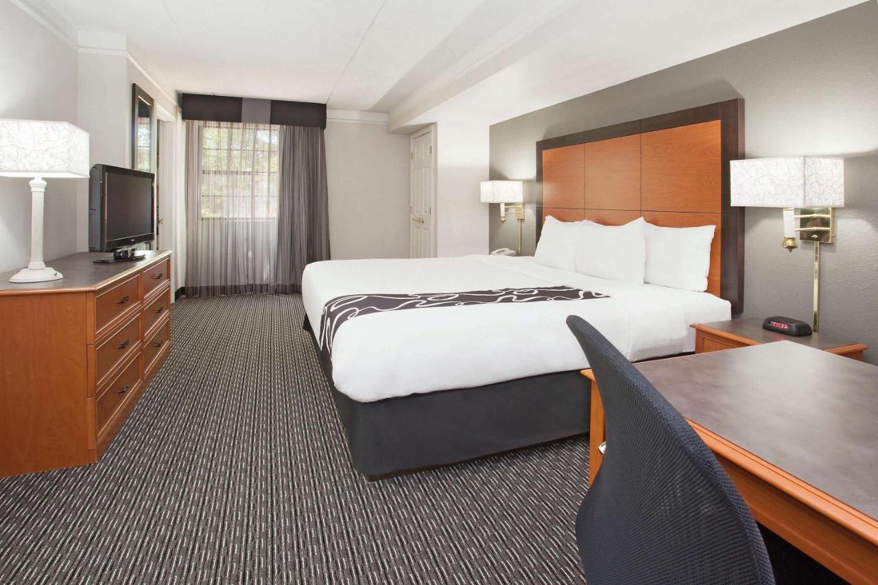 King Room - Disability Access at La Quinta Inn by Wyndham Denver Golden
