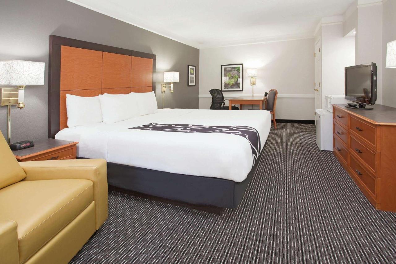 King Room - Disability Access at La Quinta Inn by Wyndham Denver Golden