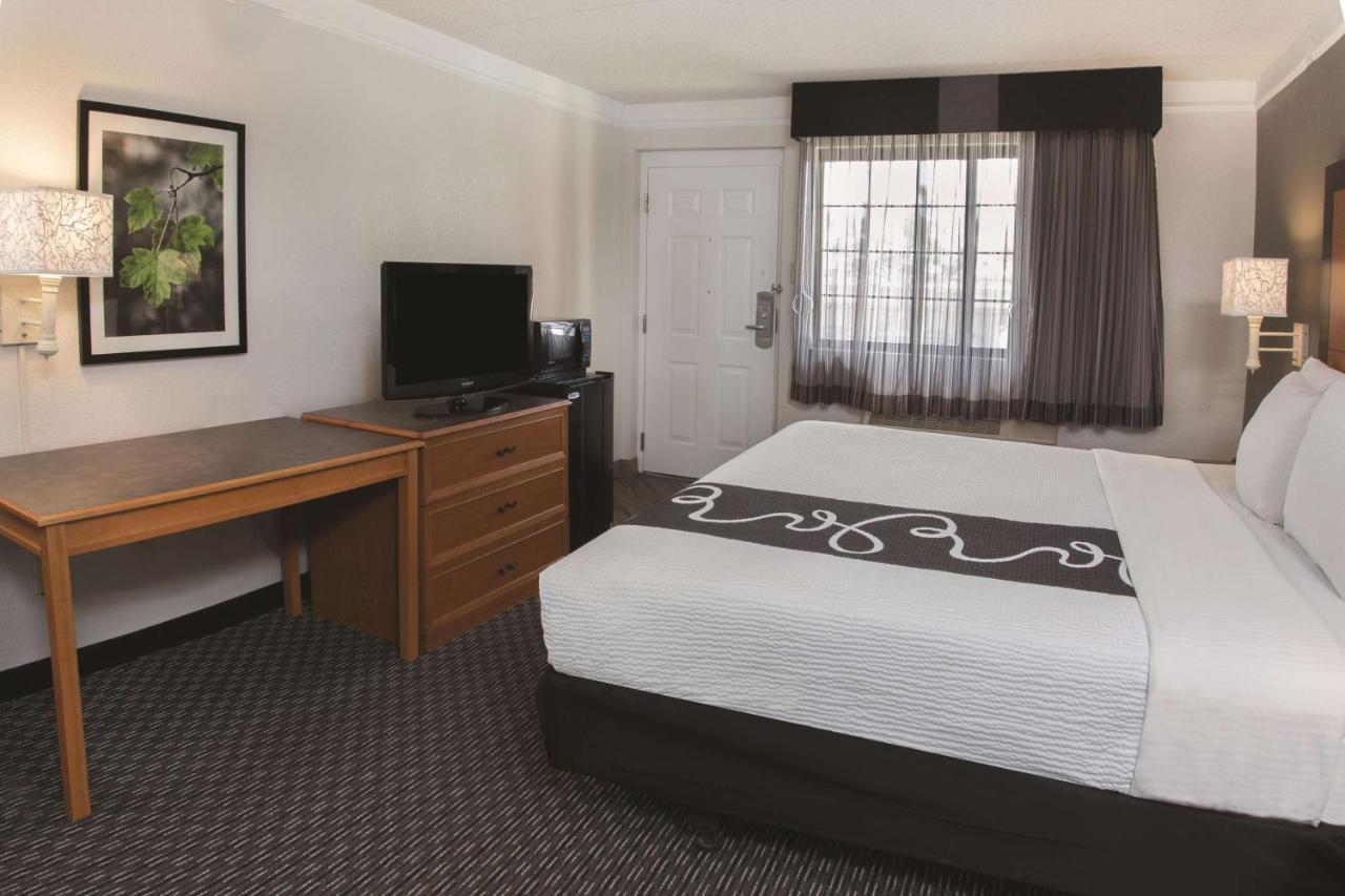 King Room - Disability Access at La Quinta Inn by Wyndham Ventura