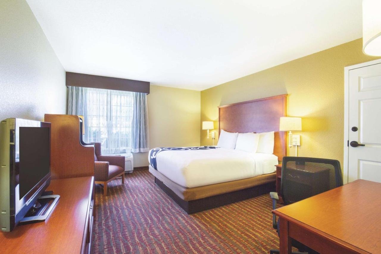 King Room - Disability Access at La Quinta Inn & Suites by Wyndham Bentonville