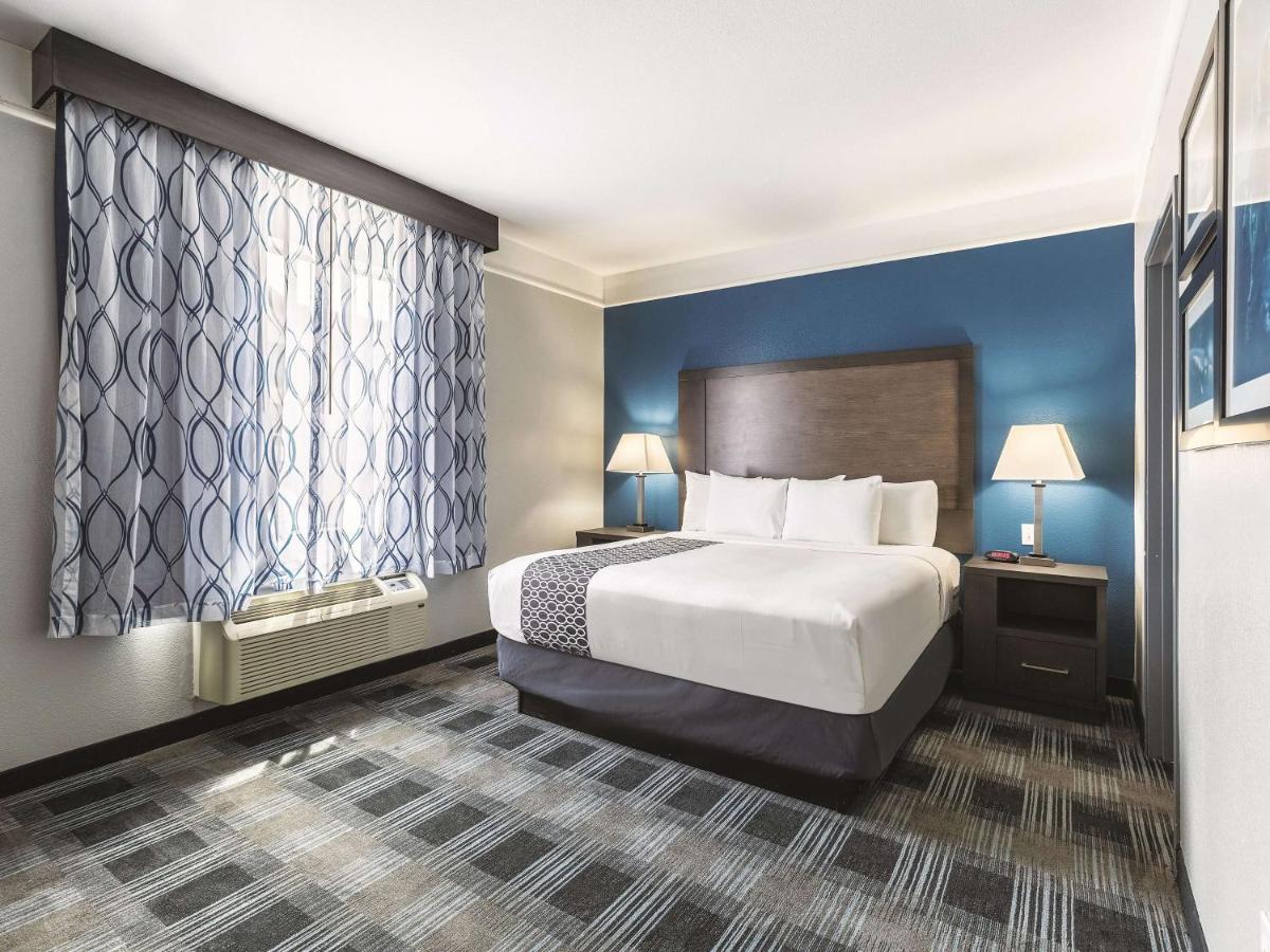 Suite - Non-Smoking at Platinum Inn & Suites Webster