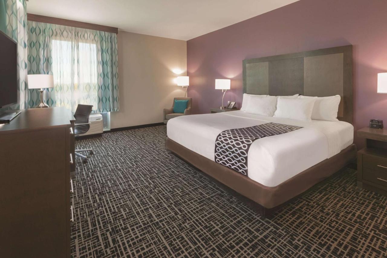 King Room at La Quinta Inn & Suites by Wyndham Terre Haute