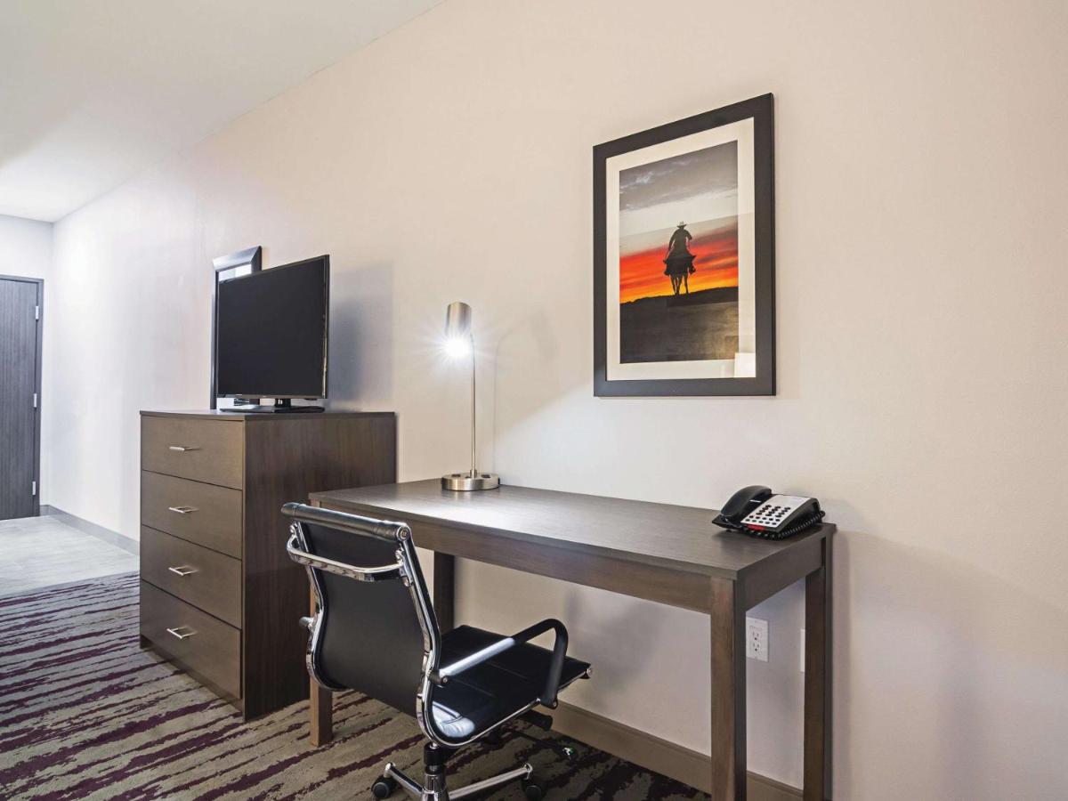 King Room at La Quinta Inn & Suites by Wyndham Dallas - Wylie
