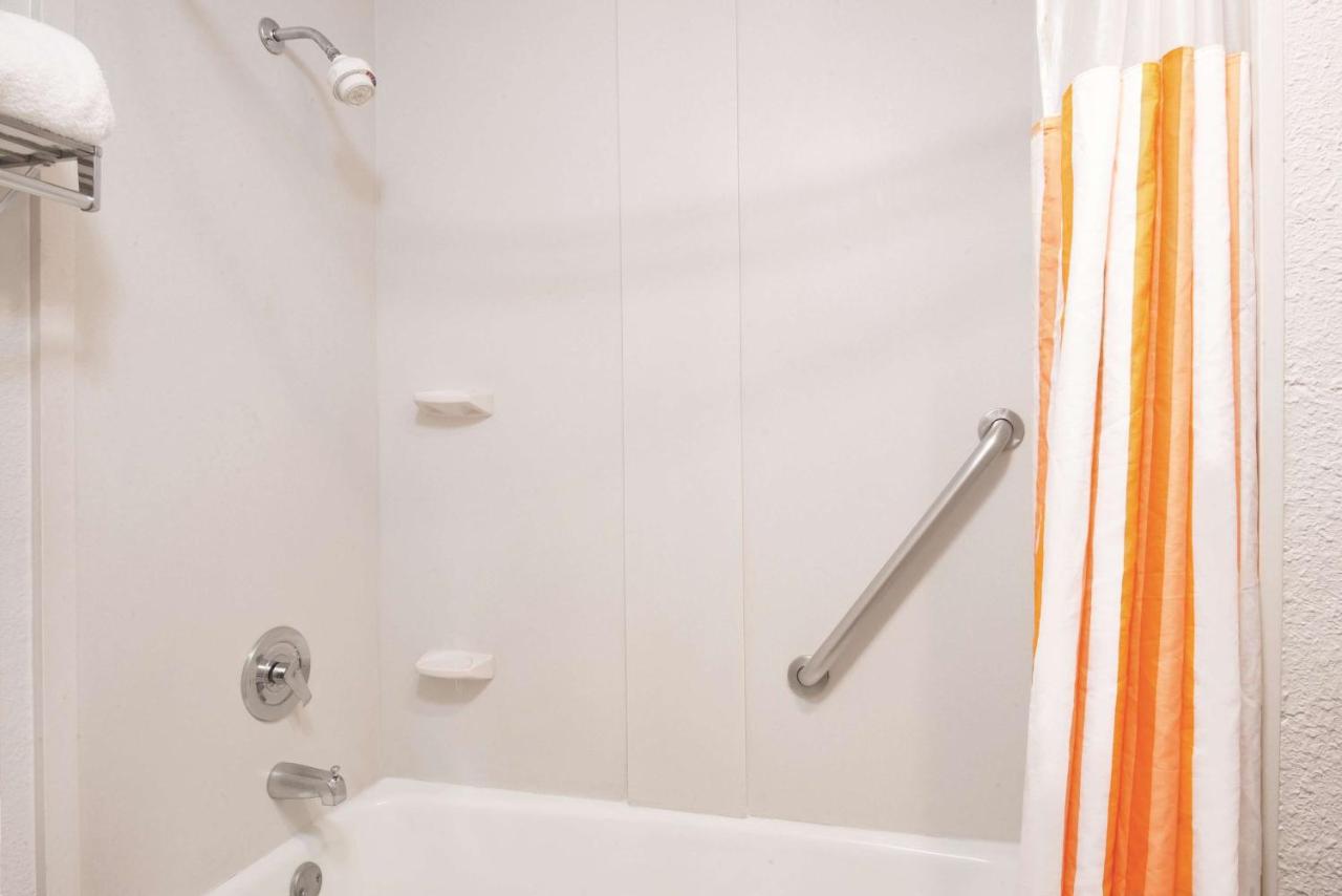 King Room at La Quinta Inn & Suites by Wyndham Silverthorne - Summit Co