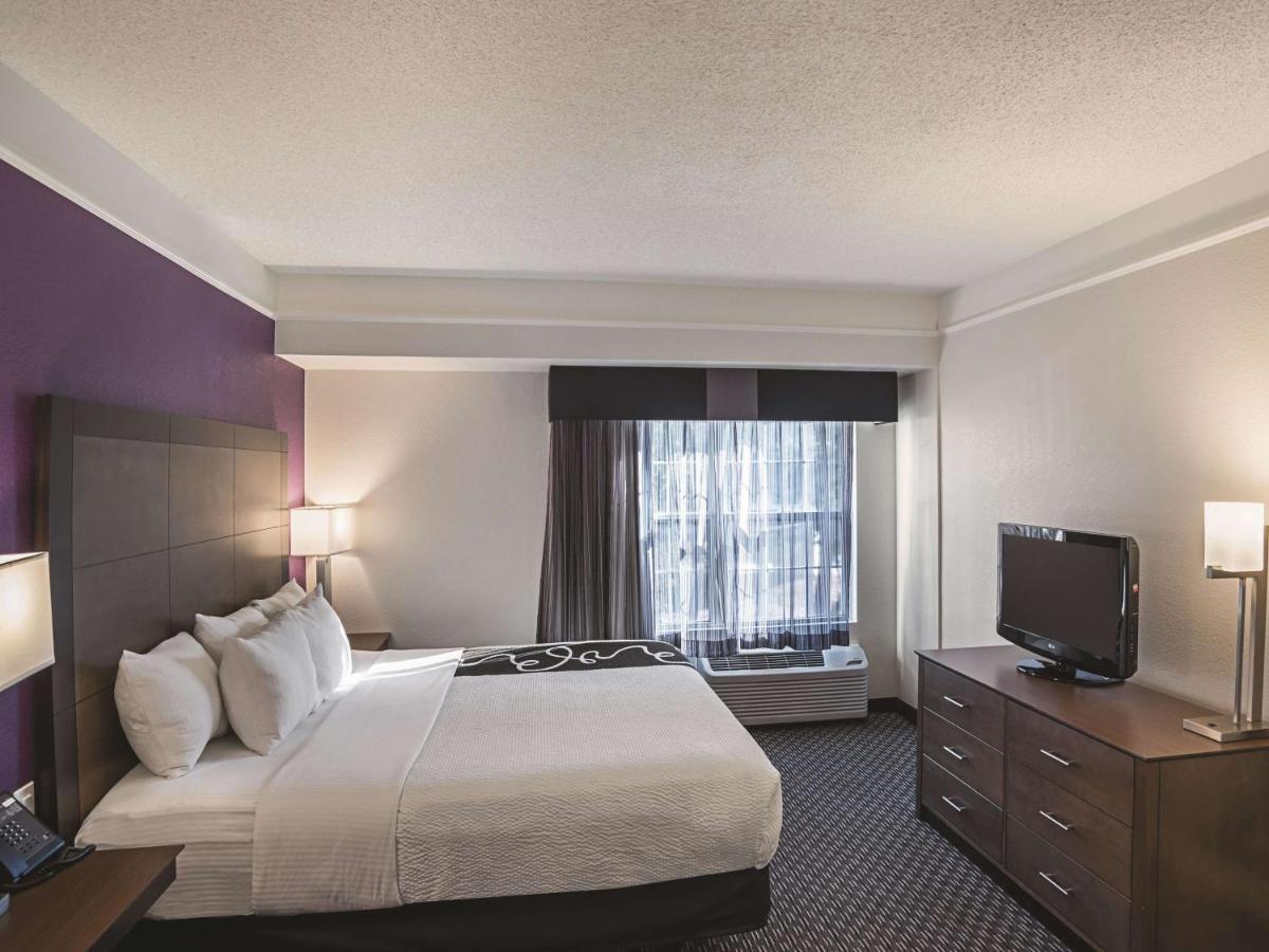 King Suite with Mobility/Hearing Impaired Access - Non-Smoking at La Quinta Inn & Suites by Wyndham Flagstaff
