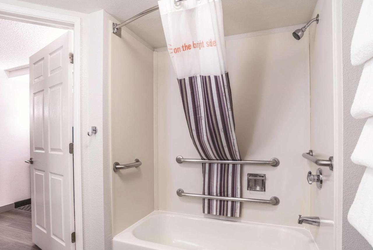 King Room - Disability Access at La Quinta Inn & Suites by Wyndham Flagstaff