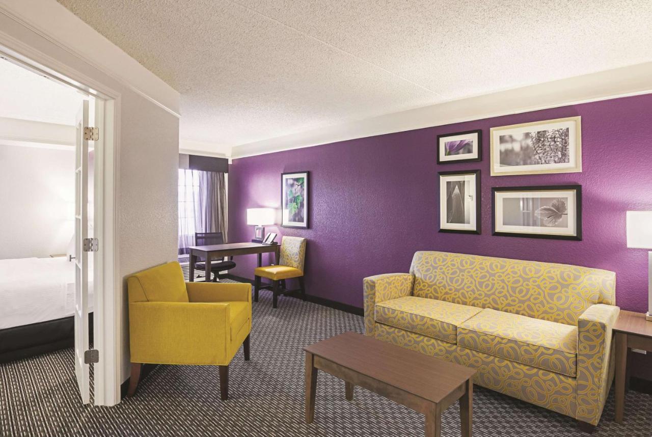 Deluxe King Suite at La Quinta Inn & Suites by Wyndham Fort Worth North