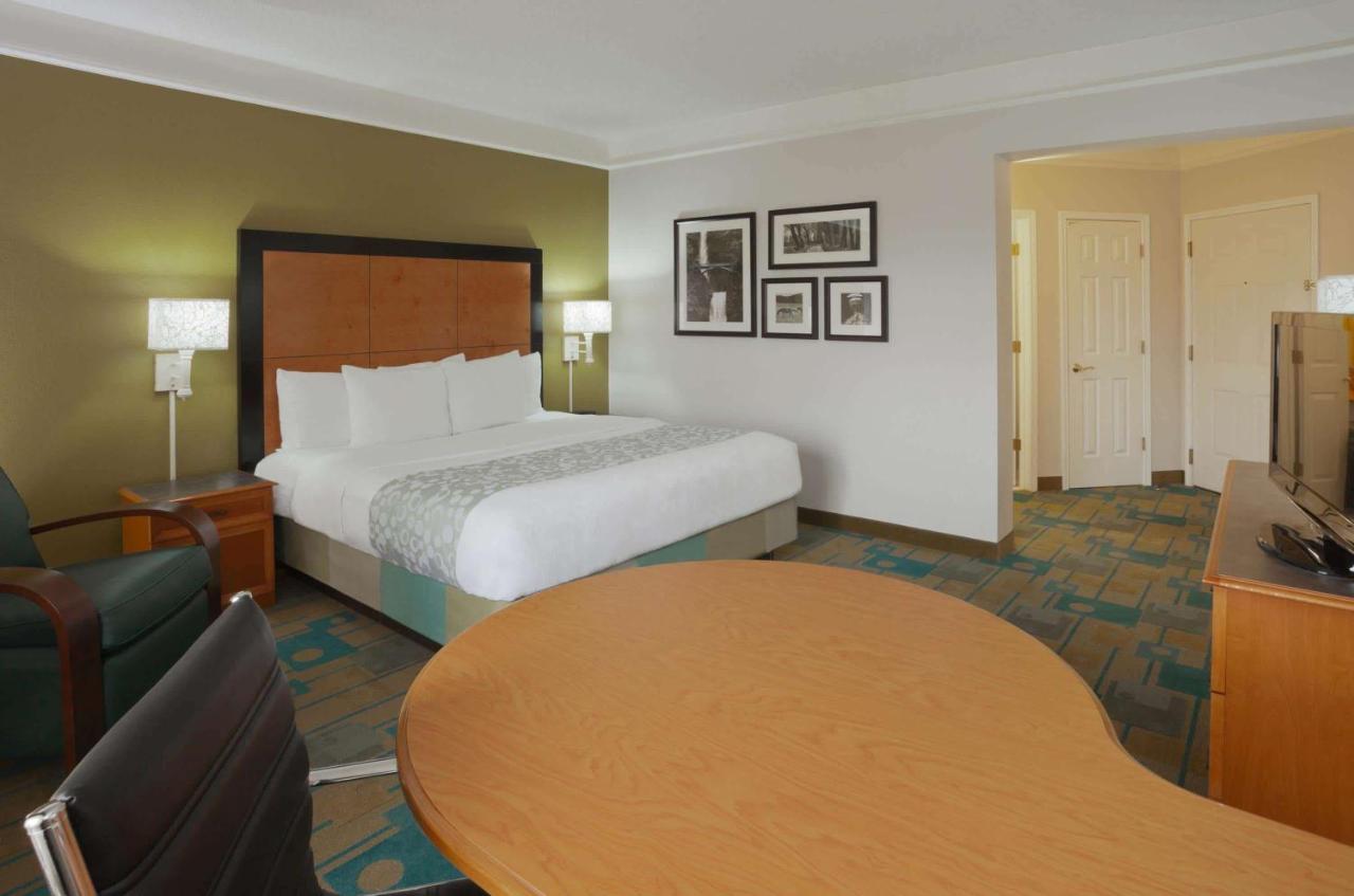 King Room at La Quinta Inn & Suites by Wyndham Salt Lake City Airport