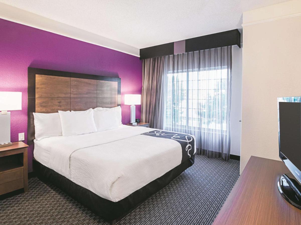 Junior King Suite - Non-Smoking at La Quinta Inn & Suites by Wyndham Fort Worth North