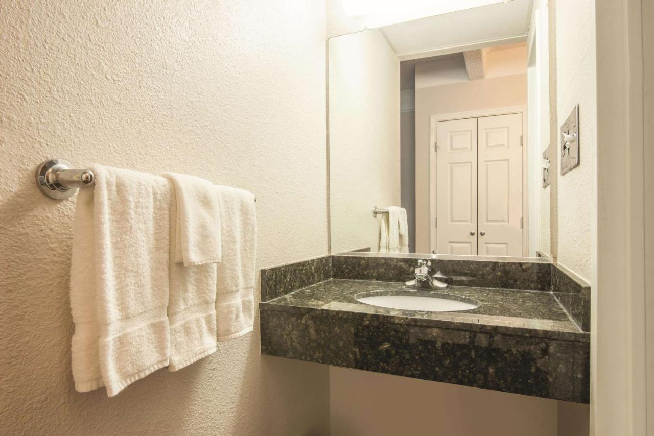 Deluxe Queen Room with Two Queen Beds at La Quinta Inn & Suites by Wyndham Silverthorne - Summit Co