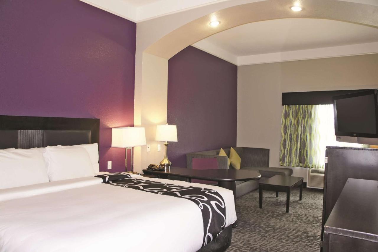 Executive King Room Non Smoking at La Quinta Inn & Suites by Wyndham Pearland - Houston South