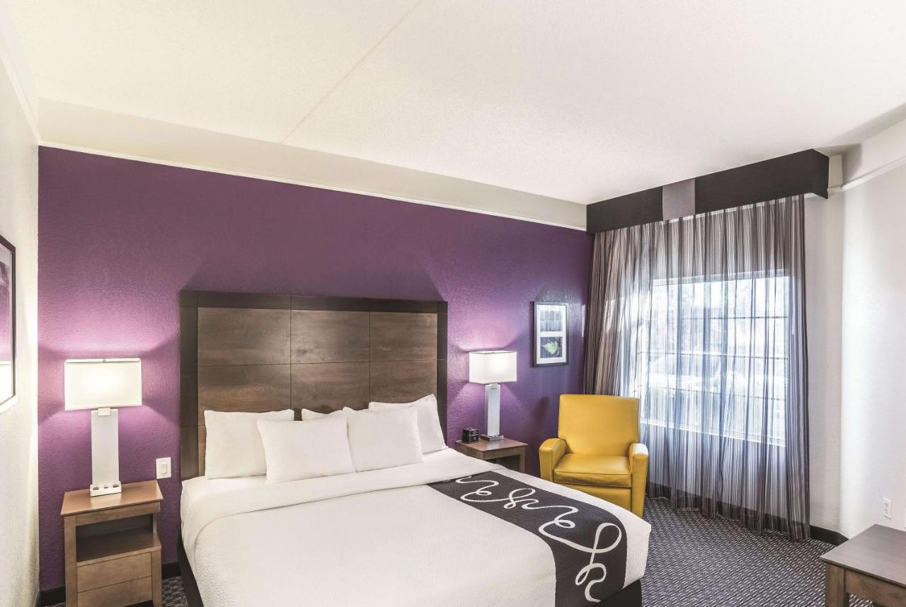 Deluxe King Room at La Quinta Inn & Suites by Wyndham Flagstaff