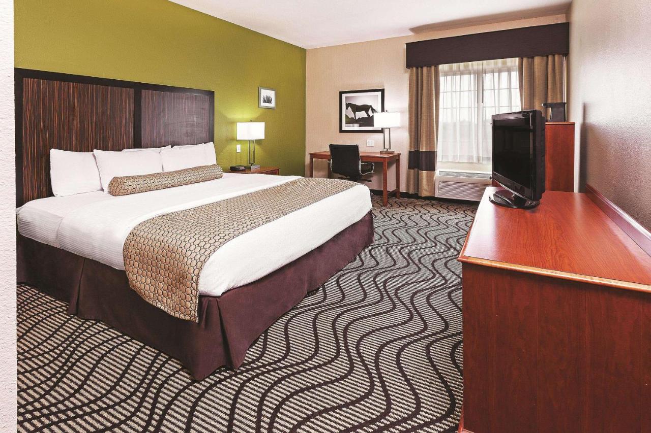 King Room - Mobility Access/Non-Smoking at La Quinta Inn & Suites by Wyndham Corpus Christi Northwest