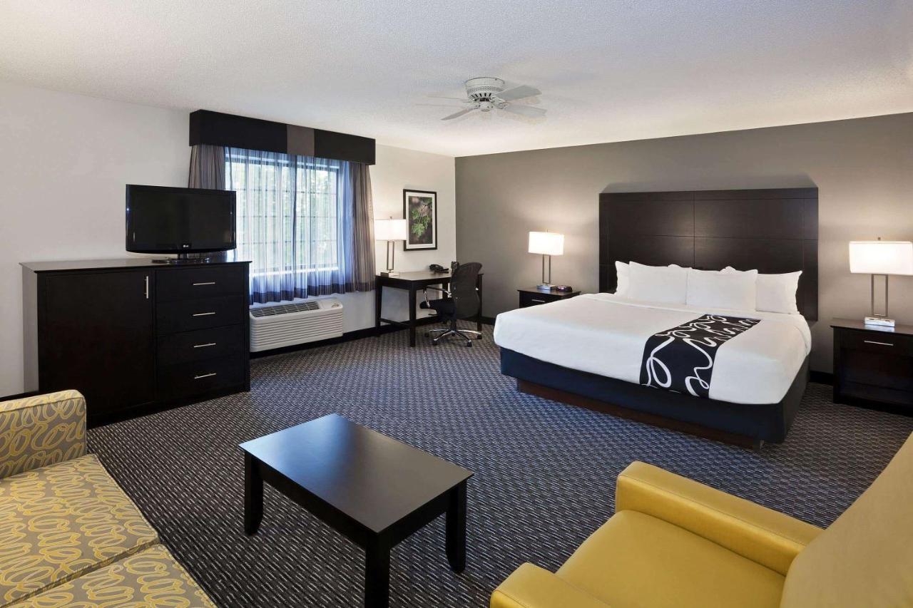 Deluxe King Studio Suite - Non-Smoking at La Quinta Inn & Suites by Wyndham Cleveland Macedonia