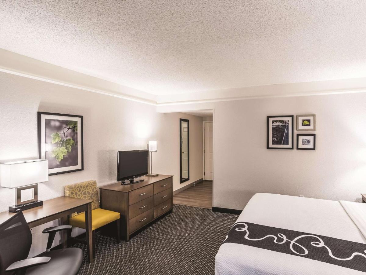 King Room - Disability Access at La Quinta Inn & Suites by Wyndham Flagstaff