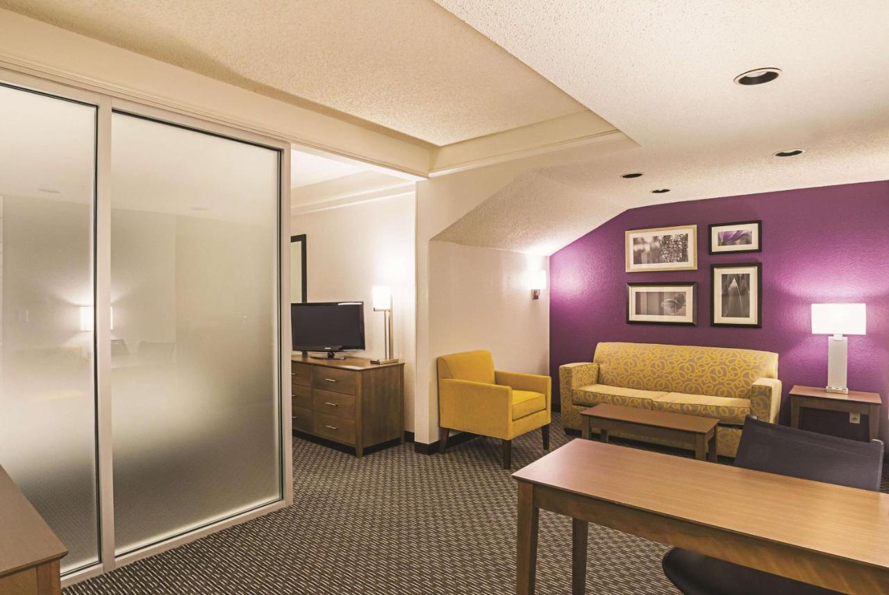 Junior King Suite - Non-Smoking at La Quinta Inn & Suites by Wyndham Fort Worth North