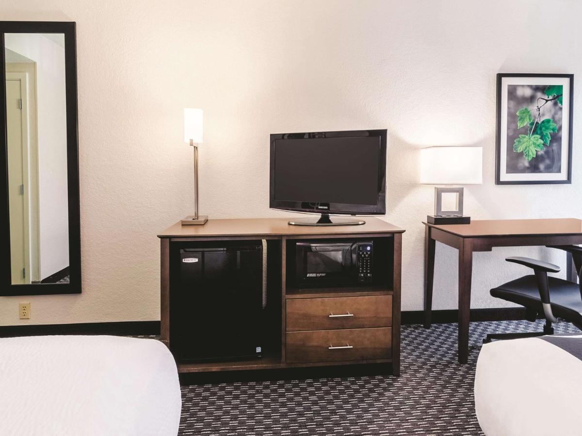Deluxe Double Room with Two Double Beds at La Quinta Inn & Suites by Wyndham Myrtle Beach - N Kings Hwy