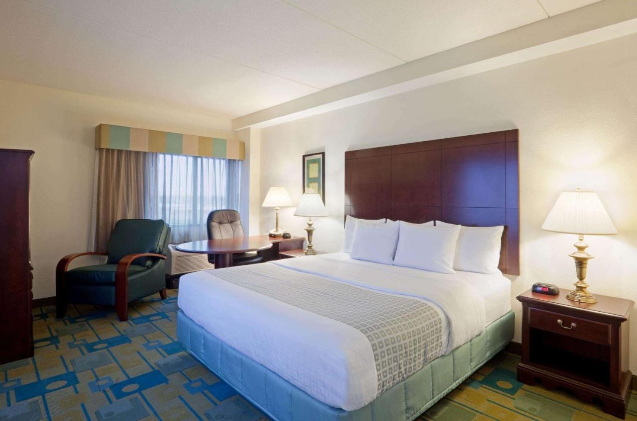 King Room at La Quinta Inn & Suites by Wyndham Boston Somerville