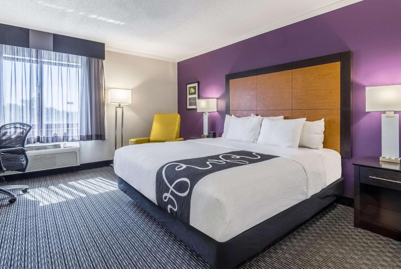 Deluxe King Room - Non-Smoking at La Quinta Inn & Suites by Wyndham Phoenix Mesa West