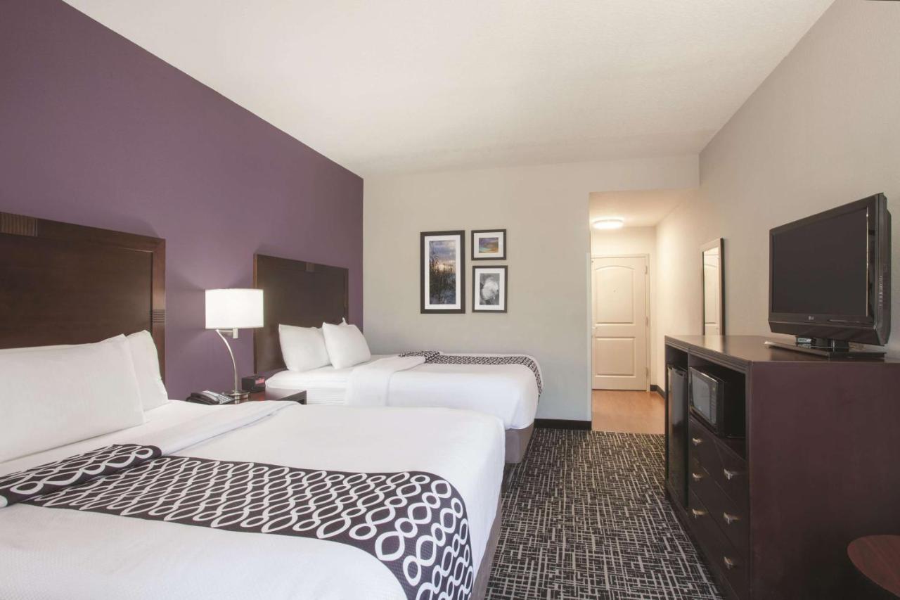 Queen Room with Two Queen Beds - Non-Smoking at La Quinta Inn & Suites by Wyndham Fort Walton Beach