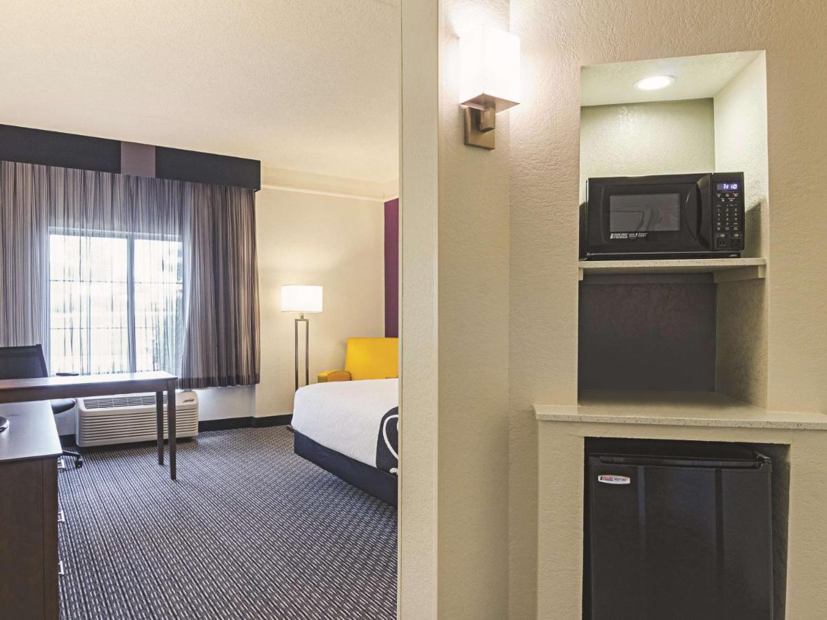 King Room - Disability Access at La Quinta Inn & Suites by Wyndham Denver Airport DIA